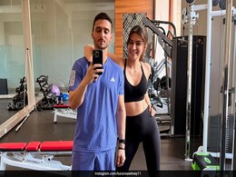 Kriti Sanon Is All Smiles Post An Early Morning Gym Session With Her Trainer Kriti Sanon Is All Smiles Post An Early Morning Gym Session With Her Trainer