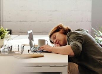 Celebrity Nutritionist Rujuta Diwekar Recommends Two Simple Foods To Beat Post-Lunch Sluggishness Celebrity Nutritionist Rujuta Diwekar Recommends Two Simple Foods To Beat Post-Lunch Sluggishness