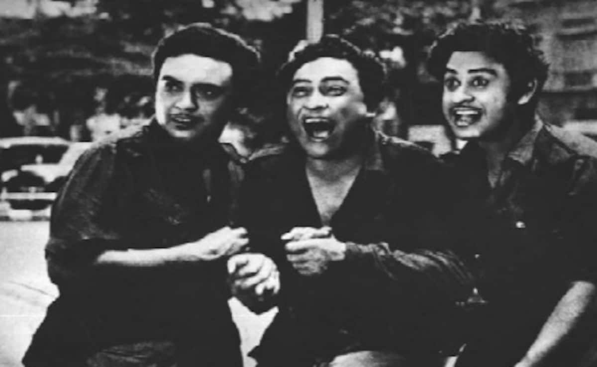 মধুবালার নায়ক ছবিতে দেখা ভাই হয়ে ওঠেন এবং দ্বিতীয় ভাই স্বামী হন, তৃতীয়টি একাধিক ব্লকবাস্টার সিনেমা দিয়েছে, স্বীকৃত?