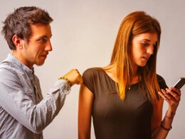 Micro Cheating: रिश्ते को खोखला कर सकती है माइक्रो चीटिंग, कहीं आपका पार्टनर भी तो नहीं दे रहा धोखा? एक्सपर्ट से जानें Micro Cheating: रिश्ते को खोखला कर सकती है माइक्रो चीटिंग, कहीं आपका पार्टनर भी तो नहीं दे रहा धोखा? एक्सपर्ट से जानें
