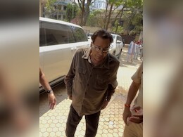 Dharmendra, Whom Manoj Kumar Once Called "Greedy" Actor, Arrives To Pay His Last Respects Dharmendra, Whom Manoj Kumar Once Called "Greedy" Actor, Arrives To Pay His Last Respects