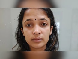 महिला टीचर 'श्रीदेवी' का प्रेम जाल! स्टूडेंट के पिता से लड़ाया इश्क और फिर लूटा माल महिला टीचर 'श्रीदेवी' का प्रेम जाल! स्टूडेंट के पिता से लड़ाया इश्क और फिर लूटा माल