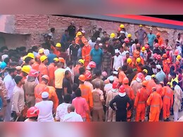 दिल्ली के मुस्तफाबाद में गिरी इमारत, 4 लोगों की मौत, 14 लोगों को बचाया गया दिल्ली के मुस्तफाबाद में गिरी इमारत, 4 लोगों की मौत, 14 लोगों को बचाया गया