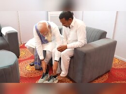 14 साल का प्रण, प्रधानमंत्री से एक मुलाकात... PM मोदी ने जिसे अपने हाथ से जूता पहनाया, वो कौन हैं