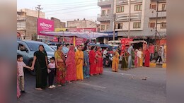 Water Crisis :&nbsp; पांच दिन से बूंद-बूंद पानी के लिए तरस रहे रहवासी, AB रोड पर महिलाओं ने किया चक्काजाम