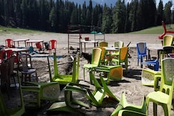 48 Resorts, Tourist Sites In J&K Shut Days After Pahalgam Terror Attack 48 Resorts, Tourist Sites In J&K Shut Days After Pahalgam Terror Attack