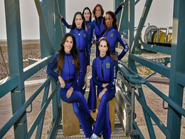 Singer Katy Perry, Jeff Bezos's Fiancee Fly To Space On All-Woman Flight Singer Katy Perry, Jeff Bezos's Fiancee Fly To Space On All-Woman Flight