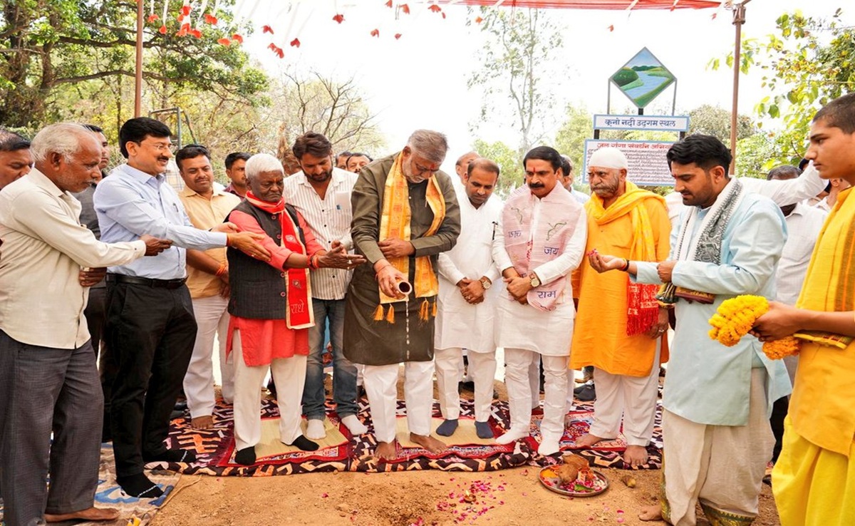 Guna: कूनो नदी के उद्गम से गुना में जल गंगा संवर्धन अभियान की शुरुआत, पंचायत मंत्री मूर्ति देख हुए हैरान