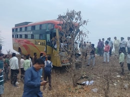 Buldhana Accident : शेगाव-खामगाव महामार्गावर भीषण अपघात, 5 जणांंचा मृत्यू, 24 जण जखमी Buldhana Accident : शेगाव-खामगाव महामार्गावर भीषण अपघात, 5 जणांंचा मृत्यू, 24 जण जखमी