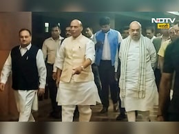 'हो चूक झाली'! पहलगाम हल्ल्यात सरकारने कोणत्या चुका मान्य केल्या? सर्वपक्षीय बैठकीची Inside Story 'हो चूक झाली'! पहलगाम हल्ल्यात सरकारने कोणत्या चुका मान्य केल्या? सर्वपक्षीय बैठकीची Inside Story