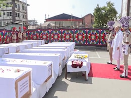 Pahalgam Terror Attack: पहलगाम में जाबांज घोड़े वाले ने अपने मेहमान को बचाते हुए दे दी जान Pahalgam Terror Attack: पहलगाम में जाबांज घोड़े वाले ने अपने मेहमान को बचाते हुए दे दी जान