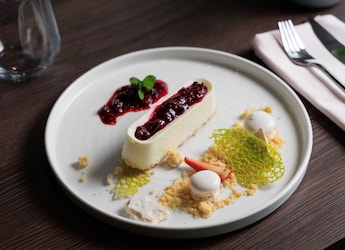 5 Simple Tricks To Plate Desserts Like A Pro At Home 5 Simple Tricks To Plate Desserts Like A Pro At Home