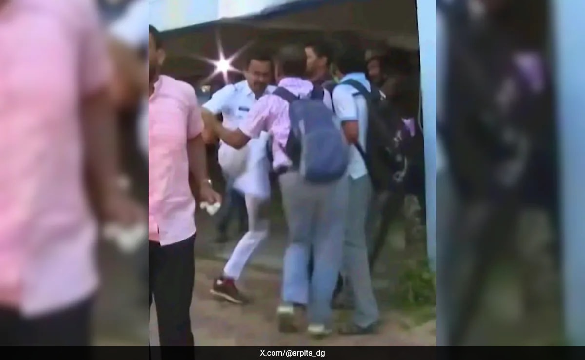 Колката На фона на ред ченгето обвинено в ритането на