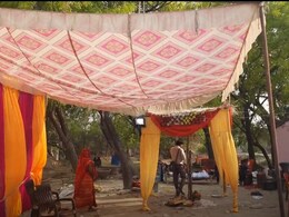 शादी में खाने को नहीं मिला पनीर तो गुस्सा गया युवक, बारातियों पर दौड़ाई बस