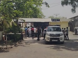 Parbhani Crime News : चहा, सिगारेट दिली नाही म्हणून लाथा-बुक्क्यांनी बेदम मारहाण करत हत्या Parbhani Crime News : चहा, सिगारेट दिली नाही म्हणून लाथा-बुक्क्यांनी बेदम मारहाण करत हत्या