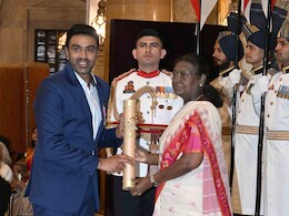 Padma Bhushan Award: अश्विन को पद्मश्री, पीआर श्रीजेश को पद्म भूषण पुरस्कार, राष्ट्रपति द्रौपदी मुर्मू ने किया सम्मानित Padma Bhushan Award: अश्विन को पद्मश्री, पीआर श्रीजेश को पद्म भूषण पुरस्कार, राष्ट्रपति द्रौपदी मुर्मू ने किया सम्मानित