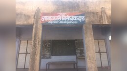Rajasthan: अवैध शराब बेचने के आरोपी को पुलिस ने पकड़ा, छुड़ाने के लिए भीड़ ने कर दिया थाने पर हमला; 6 गिरफ्तार