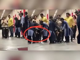 Boys Hostel में सूटकेस में मिली लड़की, चेकिंग हुई तो खुल गई पोल, लोग बोले- छोरे ने तो हद ही पार कर दी Boys Hostel में सूटकेस में मिली लड़की, चेकिंग हुई तो खुल गई पोल, लोग बोले- छोरे ने तो हद ही पार कर दी