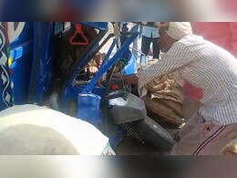 निवाड़ी में लोडिंग टैक्सी और ट्रैक्टर की जोरदार भिड़ंत, बुरी तरह फंसा ड्राइवर; दोनों पैर टूटे