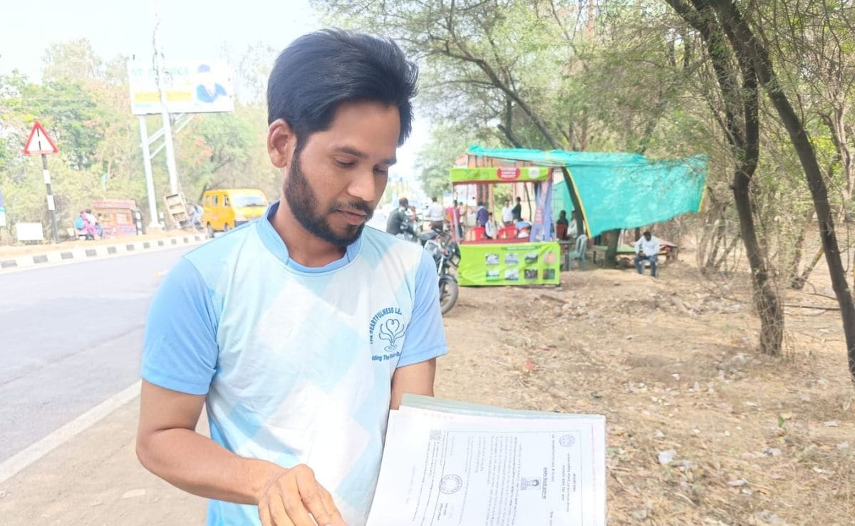 Bhopal Хиляди хора с различно причудване в Мадхя Прадеш продължават