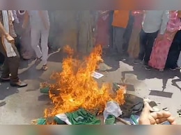 Rajasthan: पहलगाम आतंकी हमले के खिलाफ जबरदस्त विरोध, नागौर में पाकिस्तान के झंडे और पुतले का दहन