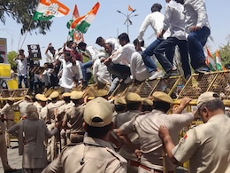 Ajmer: स्मार्ट सिटी घोटाले को लेकर यूथ कांग्रेस का प्रदर्शन,  पुलिस और प्रदर्शनकारियों के बीच जमकर हुई धक्का-मुक्की Ajmer: स्मार्ट सिटी घोटाले को लेकर यूथ कांग्रेस का प्रदर्शन,  पुलिस और प्रदर्शनकारियों के बीच जमकर हुई धक्का-मुक्की