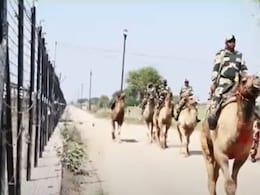 बाड़मेर से लगती है पाक की 250 किलोमीटर सीमा, SP खुद लगा रहे गश्त.. कहा- नाजुक हालत है बाड़मेर से लगती है पाक की 250 किलोमीटर सीमा, SP खुद लगा रहे गश्त.. कहा- नाजुक हालत है