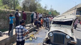 20 यात्रियों को छोड़कर चलती जीप से अचानक कूदा ड्राइवर, गाड़ी में रखी केरोसिन से भीगे लोग... एक दर्जन हुए घायल