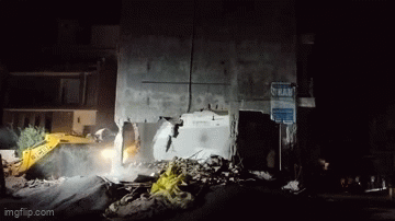 Bulldozer Action in Rajasthan: राजस्थान में भाजपा नेता की दो मंजिला इमारत को बुलडोजर से गिराया, लोगों ने जताया विरोध