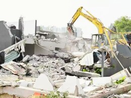 Hyderabad News : क्रिकेट मैदानासाठी लढाई, 39 एकर जमिनीवरील अतिक्रमण हटवलं, हैद्राबादमधील मोठी कारवाई