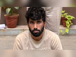 Rajasthan: लग्जरी गाड़ियों को किराए पर लेकर हड़पने वाले का भंडाफोड़, अलवर जेल से चला रहा था गैंग  Rajasthan: लग्जरी गाड़ियों को किराए पर लेकर हड़पने वाले का भंडाफोड़, अलवर जेल से चला रहा था गैंग