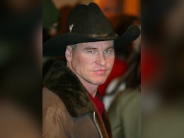 "Batman Forever" Val Kilmer Dies At 65 In Los Angeles "Batman Forever" Val Kilmer Dies At 65 In Los Angeles