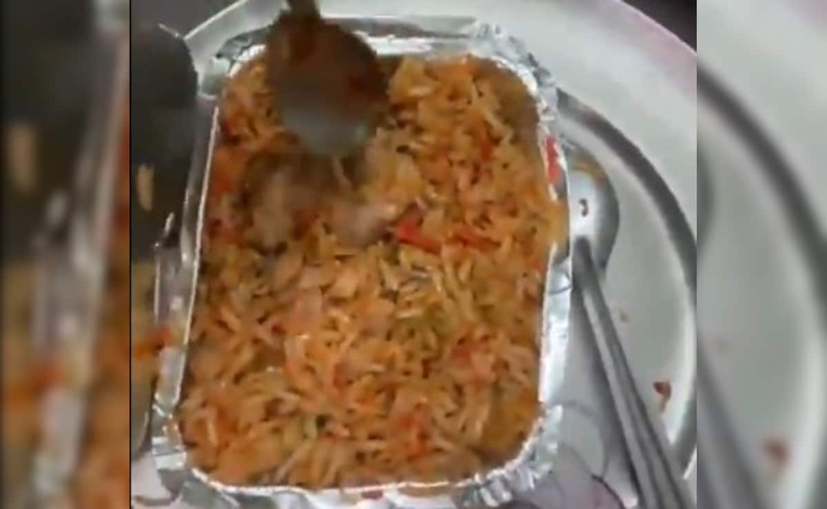 жена в Ноида твърди че е поръчала Вег Бириани от