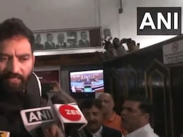 जम्मू-कश्मीर विधानसभा में AAP MLA और भाजपा विधायकों में धक्कामुक्की, केजरीवाल ने साधा बीजेपी पर निशाना जम्मू-कश्मीर विधानसभा में AAP MLA और भाजपा विधायकों में धक्कामुक्की, केजरीवाल ने साधा बीजेपी पर निशाना