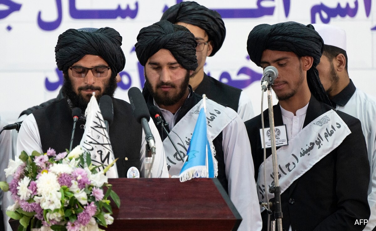 Кабул От началото на учебната година през март афганистанските момчета