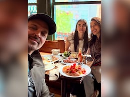 Hrithik Roshan And Saba Azad Enjoy Lunch Date In The US. Sophie Choudry's There As Well Hrithik Roshan And Saba Azad Enjoy Lunch Date In The US. Sophie Choudry's There As Well