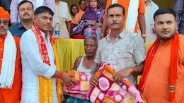 Bihar Minister Slammed For Distributing Blankets In 40 Degrees Heat