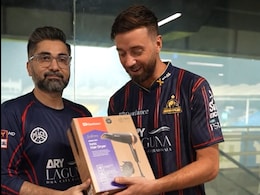 'Hair Dryer' As Reward For Player Of The Match In PSL. Internet In Splits