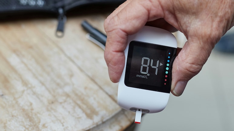 ब्लड शुगर दिन में कितनी बार चेक करना चाहिए , Sugar Level कब चेक करें?  ब्लड शुगर की नार्मल रेंज क्या है