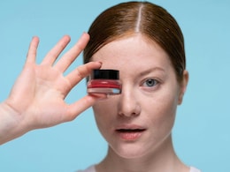 आईब्रो से लेकर, स्किन तक... Lip Balm के ये हैं छिपे हुए फायदे, क्या आप भी हैं इनसे अनजान? आईब्रो से लेकर, स्किन तक... Lip Balm के ये हैं छिपे हुए फायदे, क्या आप भी हैं इनसे अनजान?