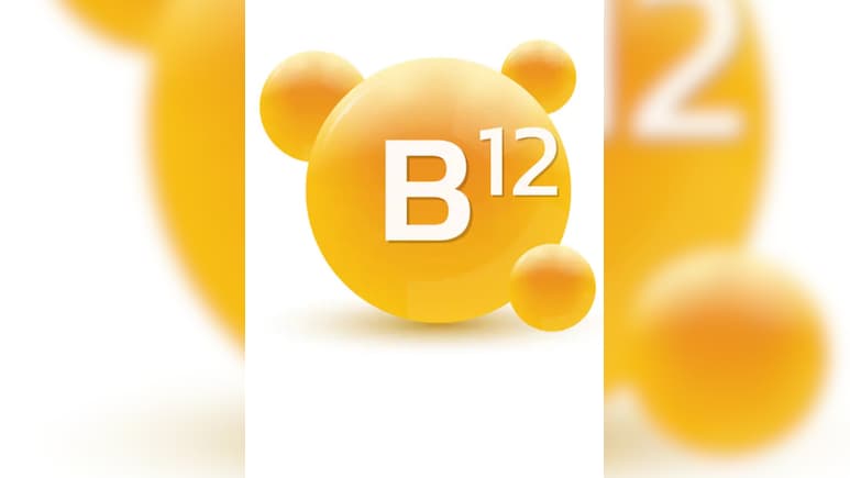 Vitamin B12 की कमी होने पर सबसे पहले कौन सा लक्षण नजर आता है? डॉक्टर ने बताया शरीर में कैसे बढ़ाएं बी12