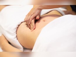 Oiling Belly Button: झोपण्यापूर्वी नाभीवर लावा हे तेल, त्वचेसह पोटावर काय होतील परिणाम? न्युट्रिशनिस्टने सांगितले अद्भुत फायदे