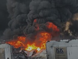 महाराष्ट्र के भिवंडी में लगी भीषण आग, 22 गोदाम जलकर हुए खाक महाराष्ट्र के भिवंडी में लगी भीषण आग, 22 गोदाम जलकर हुए खाक