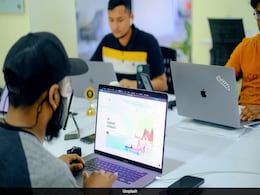 Excessive Sitting May Shrink Your Brain, Even If You Exercise Regularly: Study Excessive Sitting May Shrink Your Brain, Even If You Exercise Regularly: Study