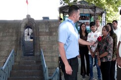 Pilgrims Send Message Of Unity As They Visit The Ancient Shankaracharya Temple In Srinagar Pilgrims Send Message Of Unity As They Visit The Ancient Shankaracharya Temple In Srinagar