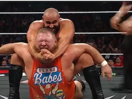 WWE RAW Results: पांच साल बाद रिंग में लौटे रेस्लर का कहर, फाड़े दूसरों के कपड़े और फिर जमकर की पिटाई WWE RAW Results: पांच साल बाद रिंग में लौटे रेस्लर का कहर, फाड़े दूसरों के कपड़े और फिर जमकर की पिटाई
