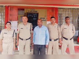 पति ने पत्नी को गला दबाकर मार डाला, बेटे ने आरोपी बाप को कराया गिरफ्तार पति ने पत्नी को गला दबाकर मार डाला, बेटे ने आरोपी बाप को कराया गिरफ्तार
