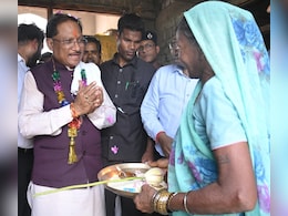 Sushasan Tihar: जब अचानक गांव पहुंच गए CM साय, पीपल के नीचे बैठकर सुनी समस्याएं