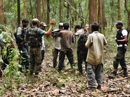 Naxal News: माओवाद्यांची शांततेसाठी तेलंगणा सरकारला साद! राहुल गांधी, खर्गेंना भेटल्याचा खळबळजनक दावा Naxal News: माओवाद्यांची शांततेसाठी तेलंगणा सरकारला साद! राहुल गांधी, खर्गेंना भेटल्याचा खळबळजनक दावा