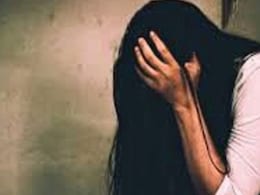 Beed News : पोट दुखू लागल्याने तरुणीला दवाखान्यात नेले; तपासणीनंतर कुटुंबीयांना धक्काच बसला